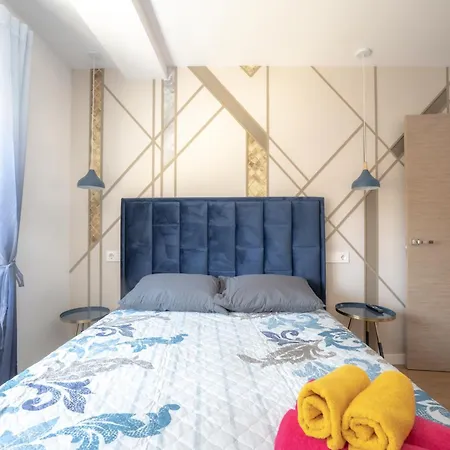 Lujo, 8 Pax Patinetes, Netflix, Wifi Y Parking Apartman *