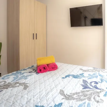 Lujo, 8 Pax Patinetes, Netflix, Wifi Y Parking Apartman